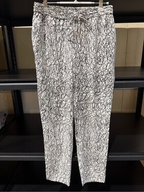 Diane von Furstenberg White Pants with Black Scribble Print